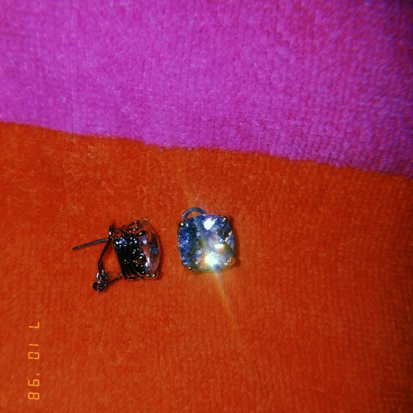 CZ square blingy stud earrings - Picture 2 of 4